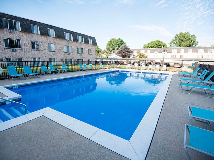 Swimming pool at The Shores of Roosevelt Apartments